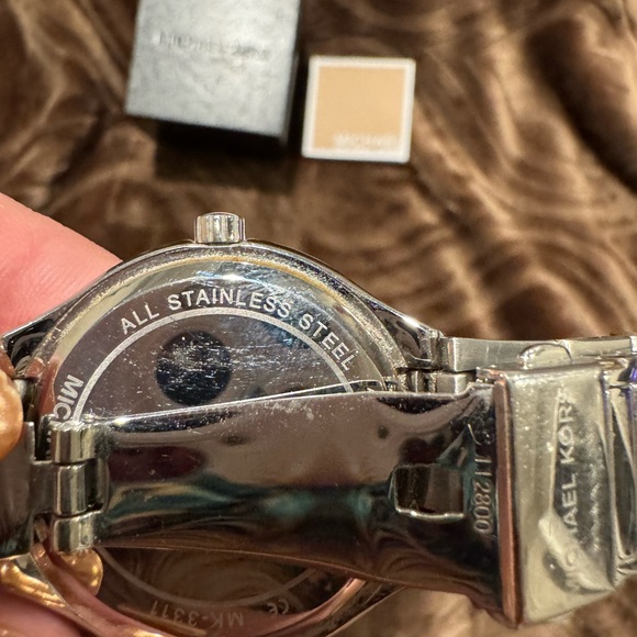 Michael Kors Iridescent watch. See pics for signs of wear. Needs battery - Picture 11 of 13